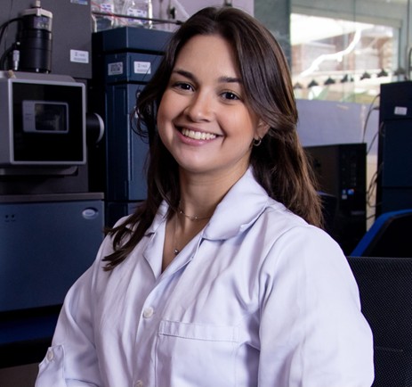 Carolina Thomaz dos Santos D'Almeida